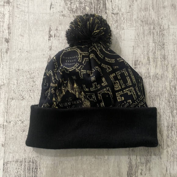 Harry Potter Beanie - Picture 2 of 4